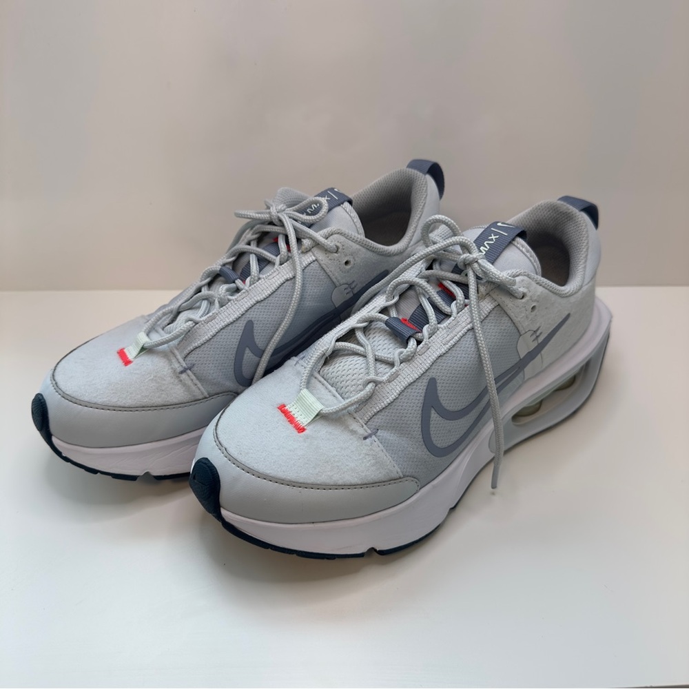 Like new! Nike Air Max INTRLK Women’s Shoes - Picture 4 of 11